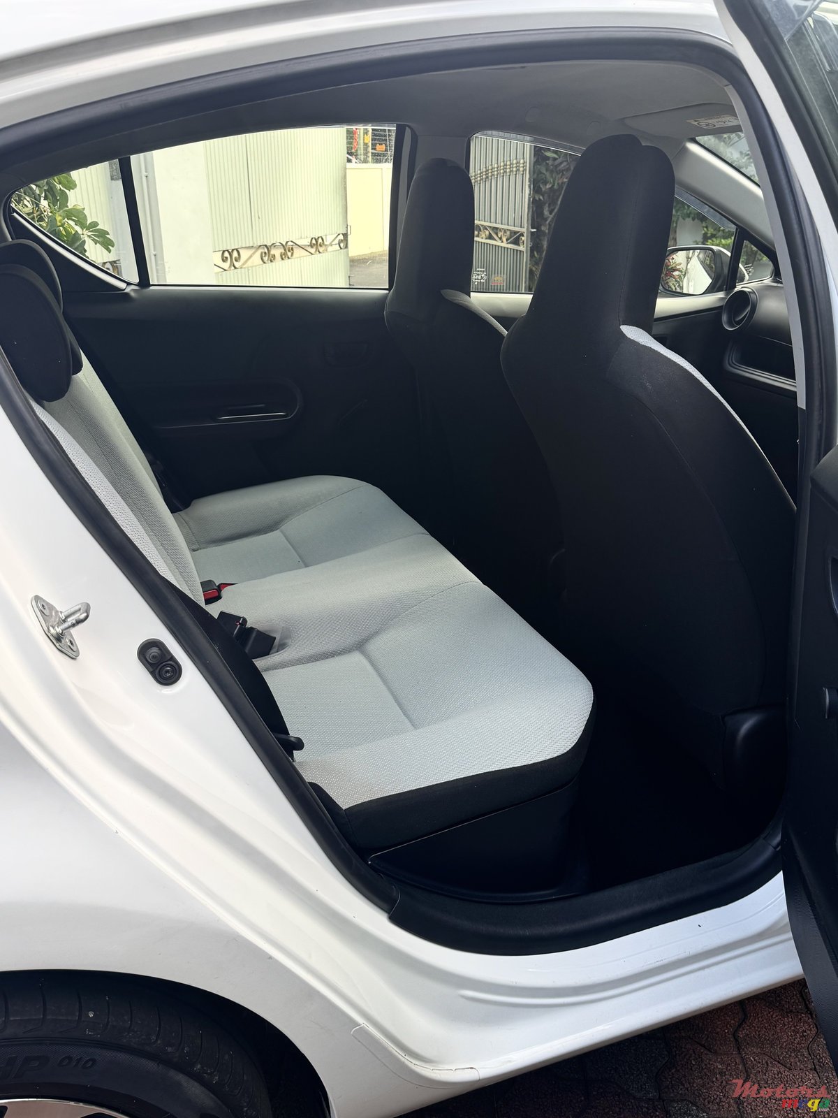 2019' Toyota Aqua photo #6