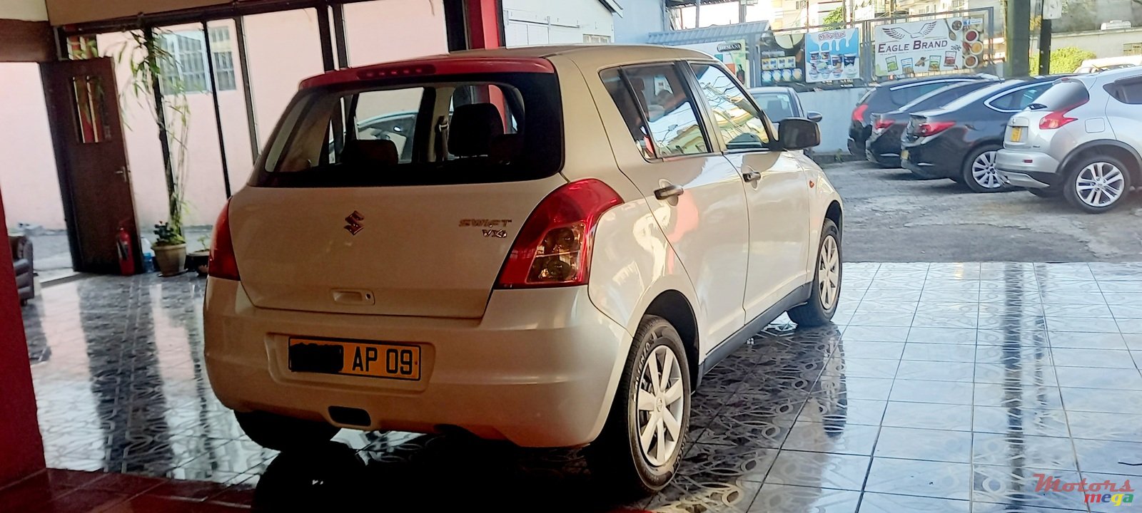 2009' Suzuki Swift VXi photo #4