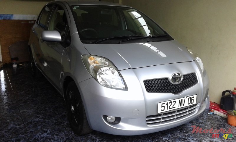 2006' Toyota Yaris photo #1