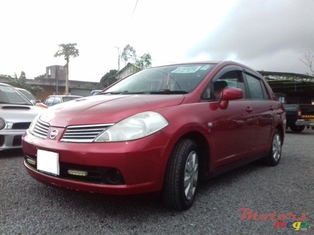 2005' Nissan Tiida photo #3