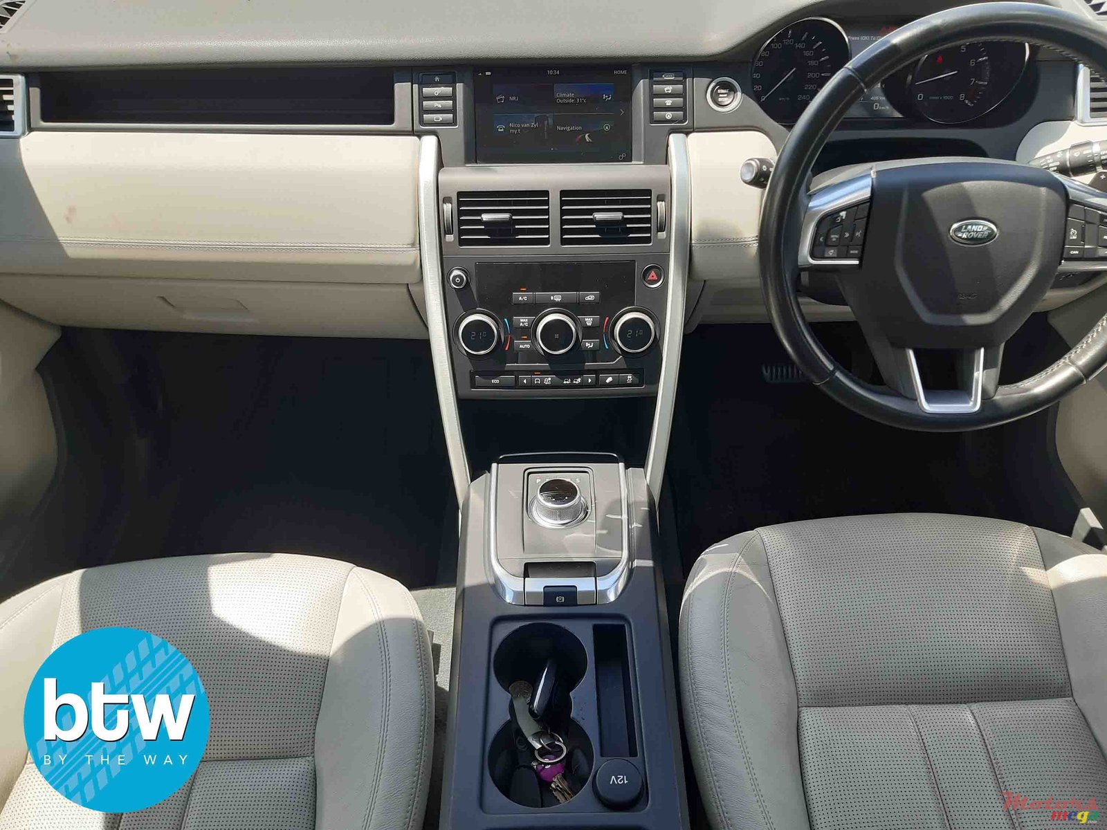 2015' Land Rover Discovery photo #6