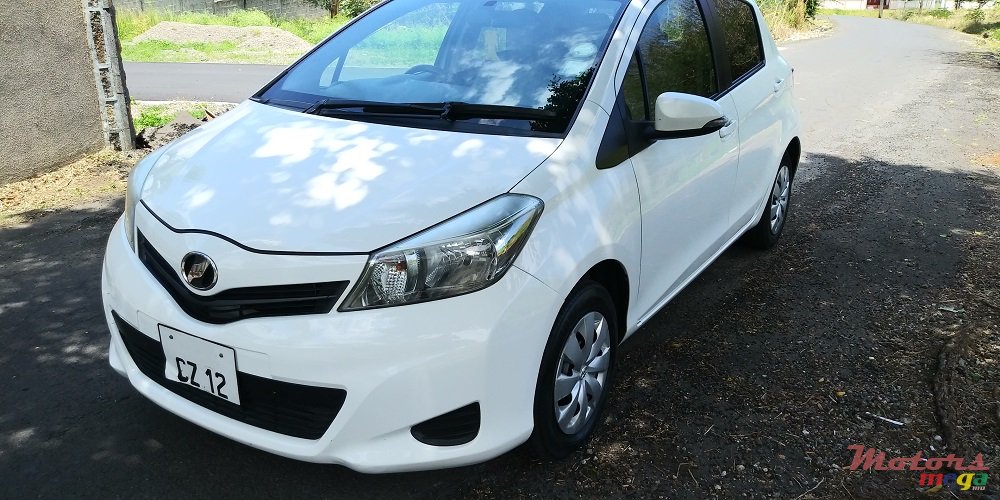 2012' Toyota Vitz 1.3 photo #2