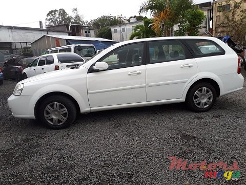 2009' Chevrolet Optra Autovan photo #4
