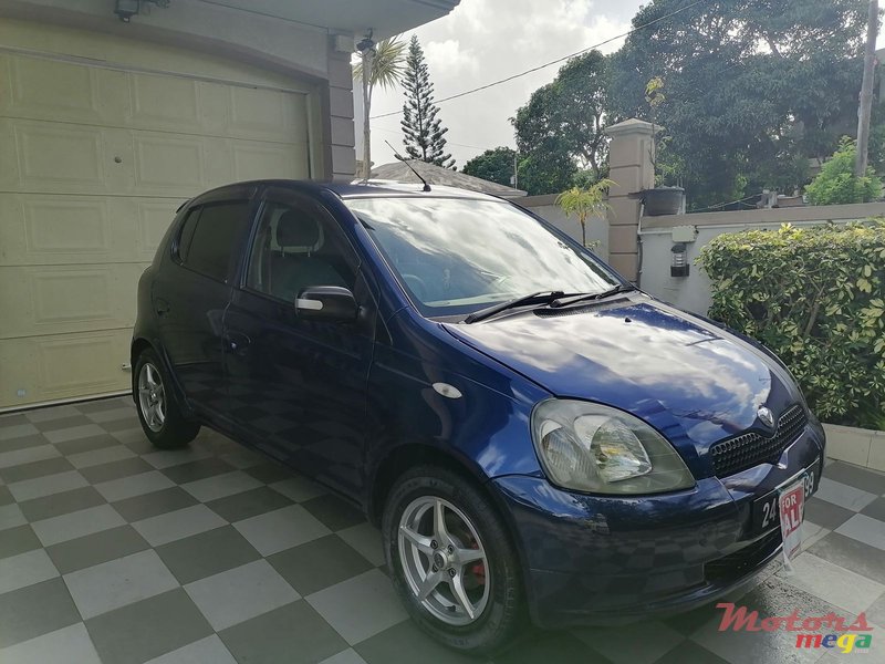 1999' Toyota Vitz photo #4