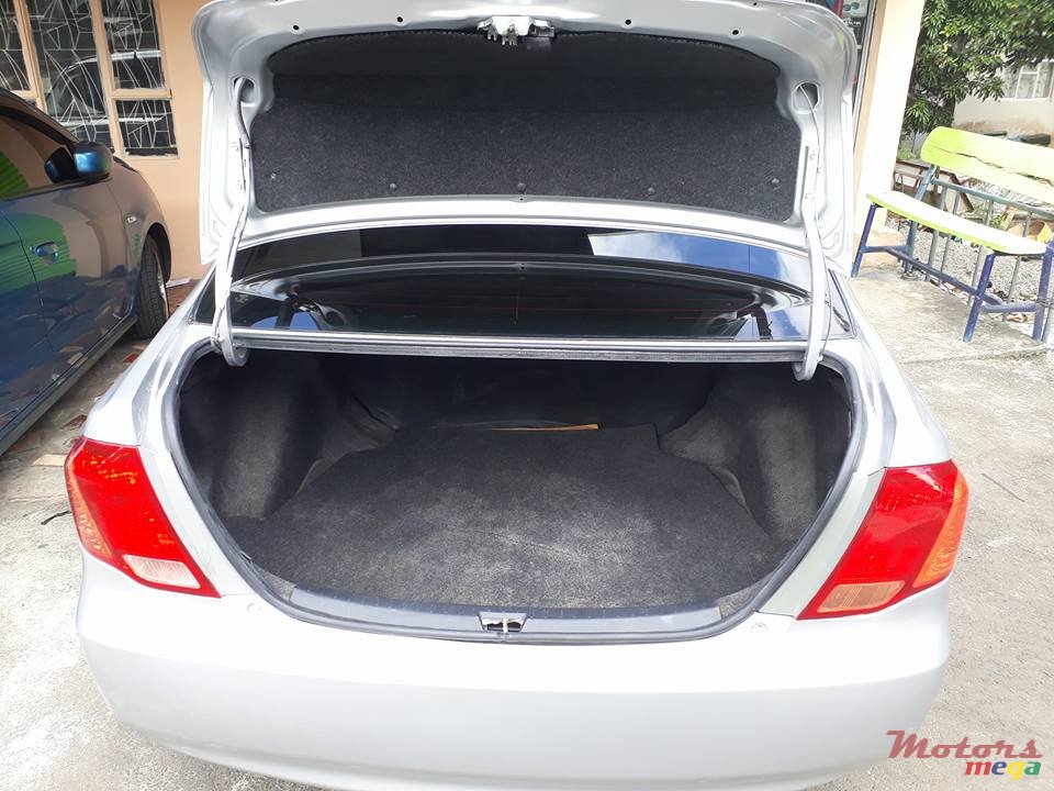 2007' Toyota Axio photo #7