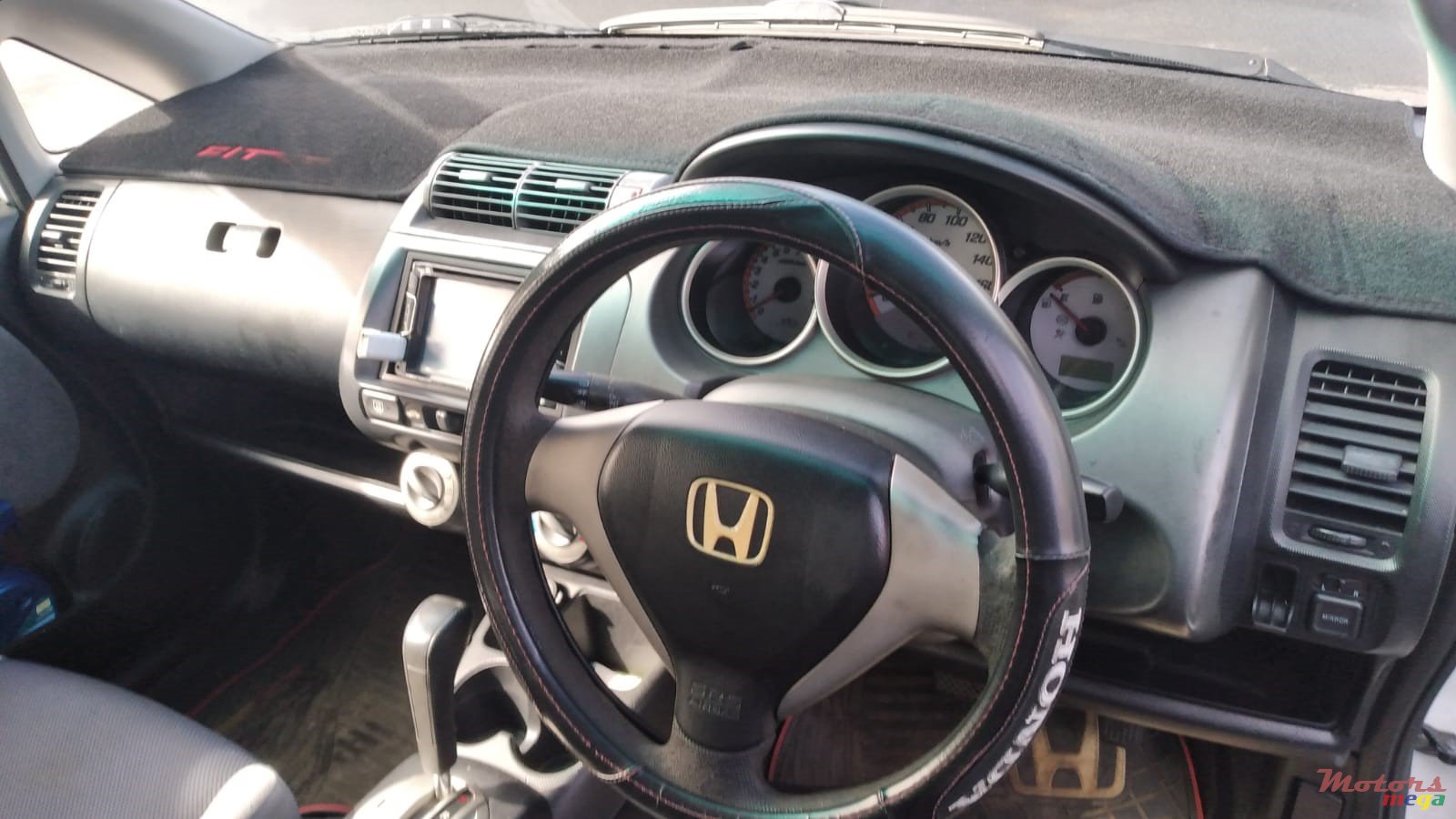 2004' Honda Fit photo #2