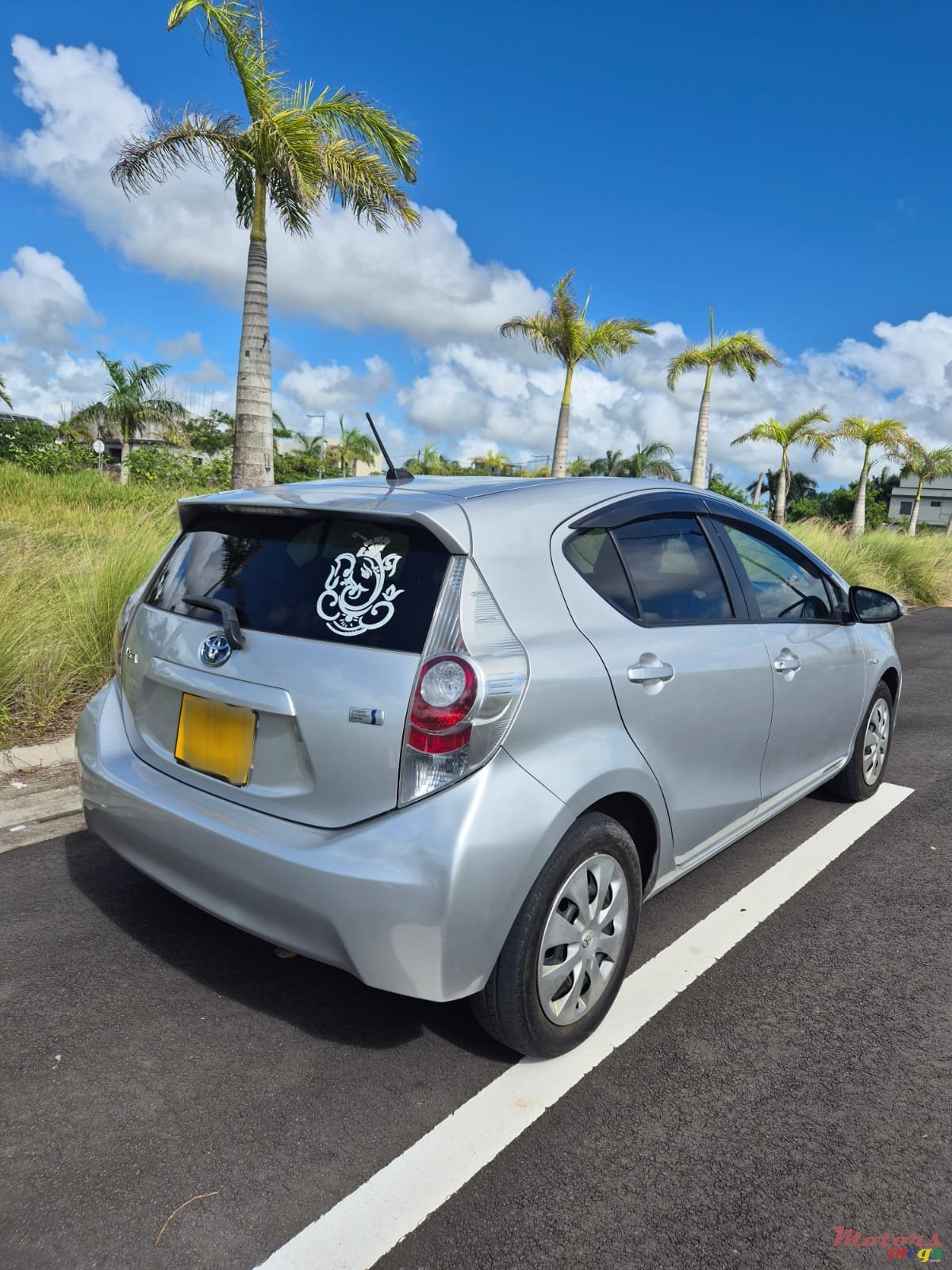 2013' Toyota Aqua photo #5