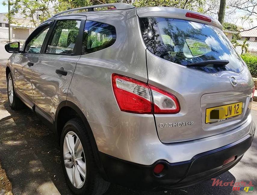 2012' Nissan Qashqai+2 (call 54227164) photo #3