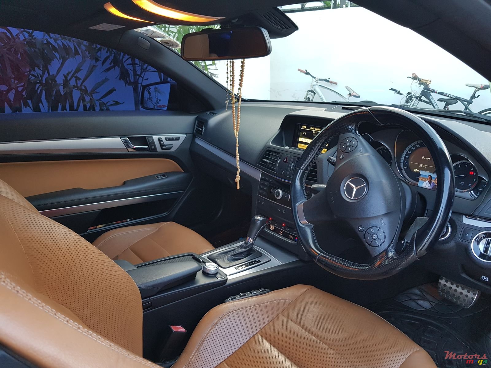 2011' Mercedes-Benz 250 photo #5