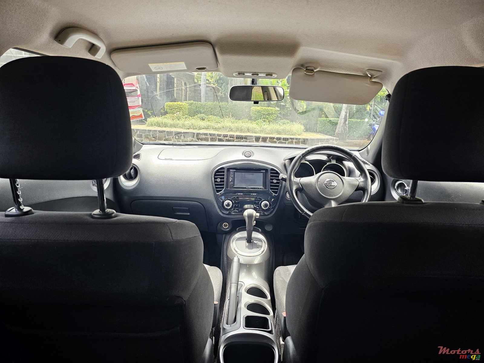 2012' Nissan Juke photo #7