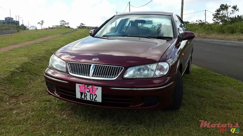 2002' Nissan n16 photo #1