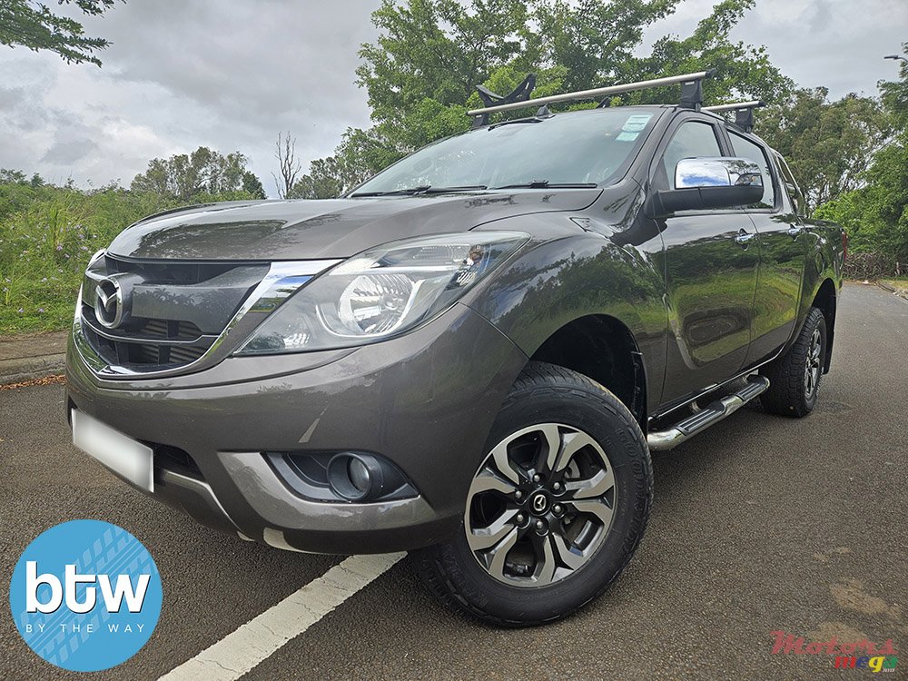 2016' Mazda BT-50 photo #2