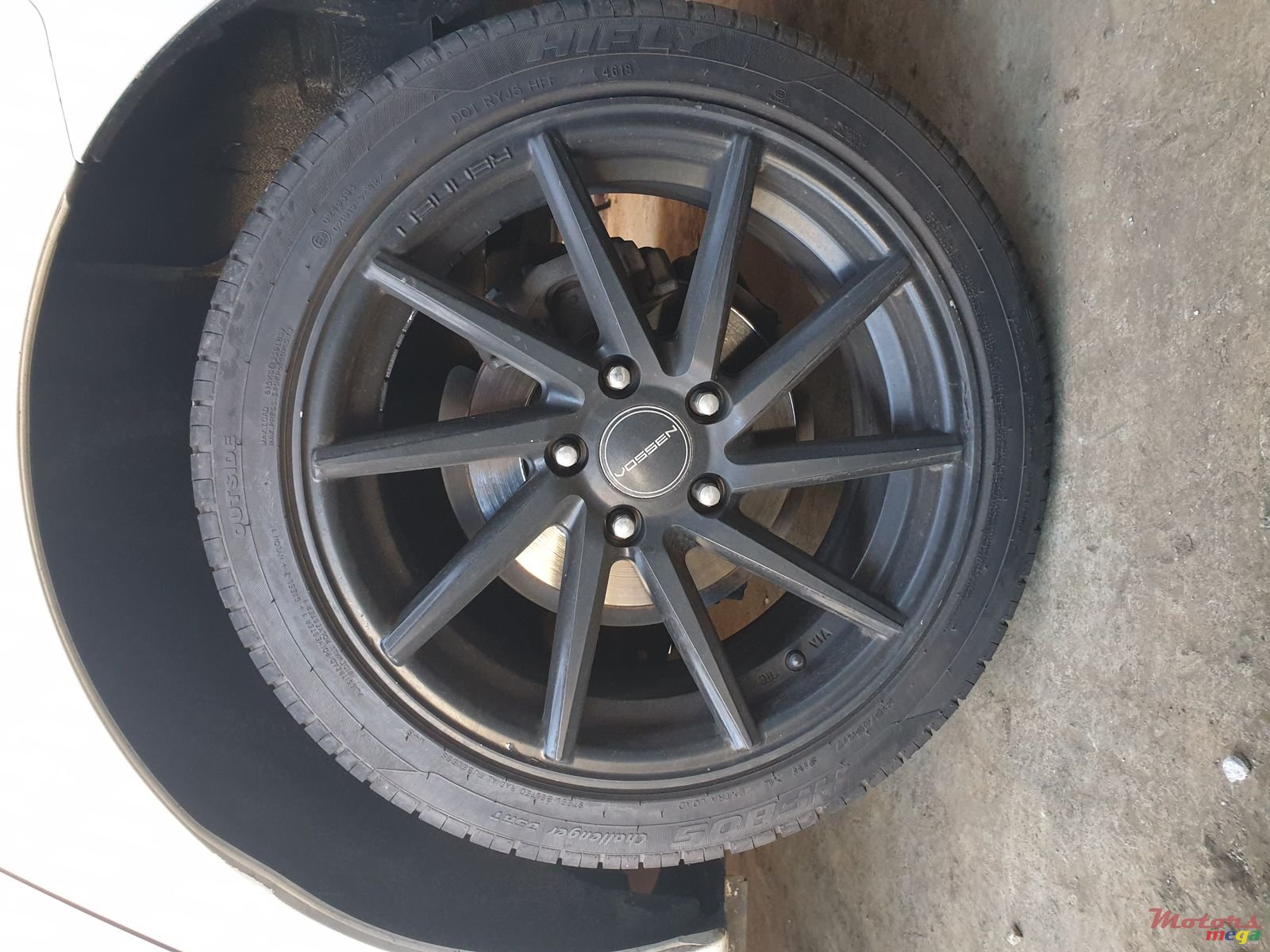 2010' Mazda Mazda3 photo #3