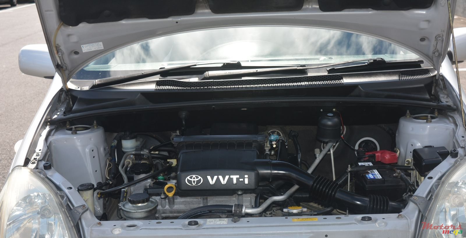 2002' Toyota Vitz photo #4