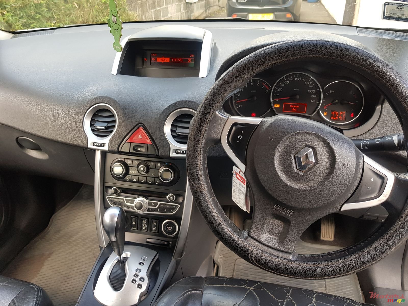 2010' Renault Koleos Automatic photo #5