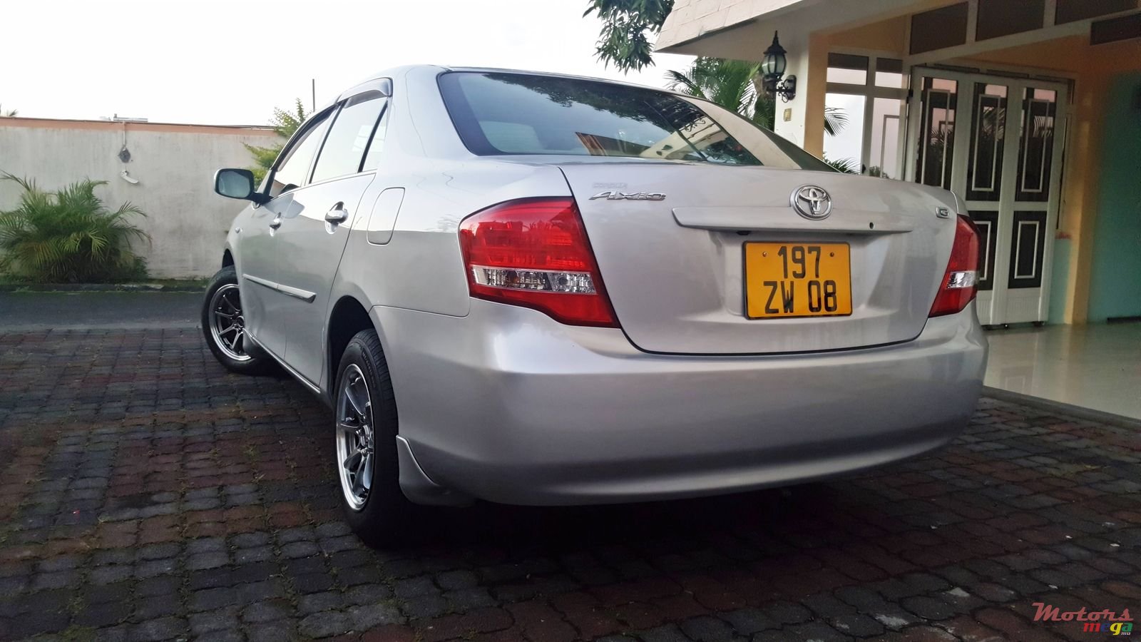 2008' Toyota Axio photo #3