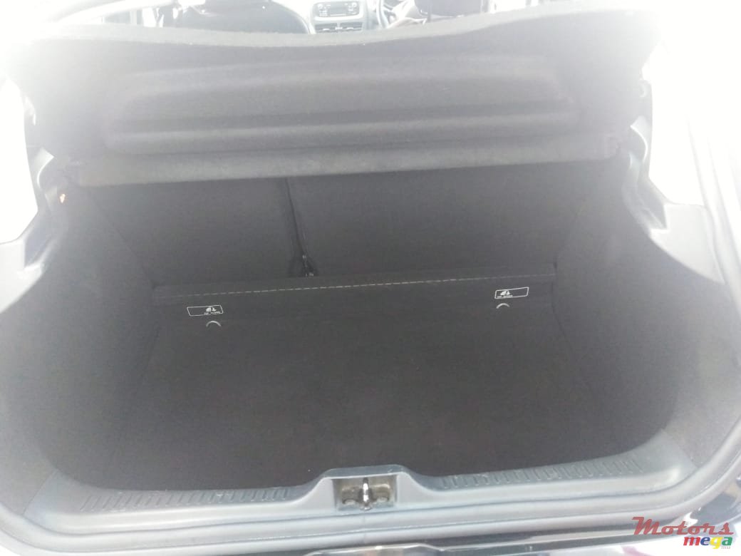 2014' Renault Clio photo #4