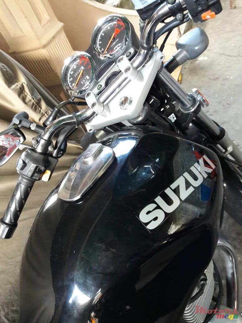 2015' Suzuki EN AA photo #2