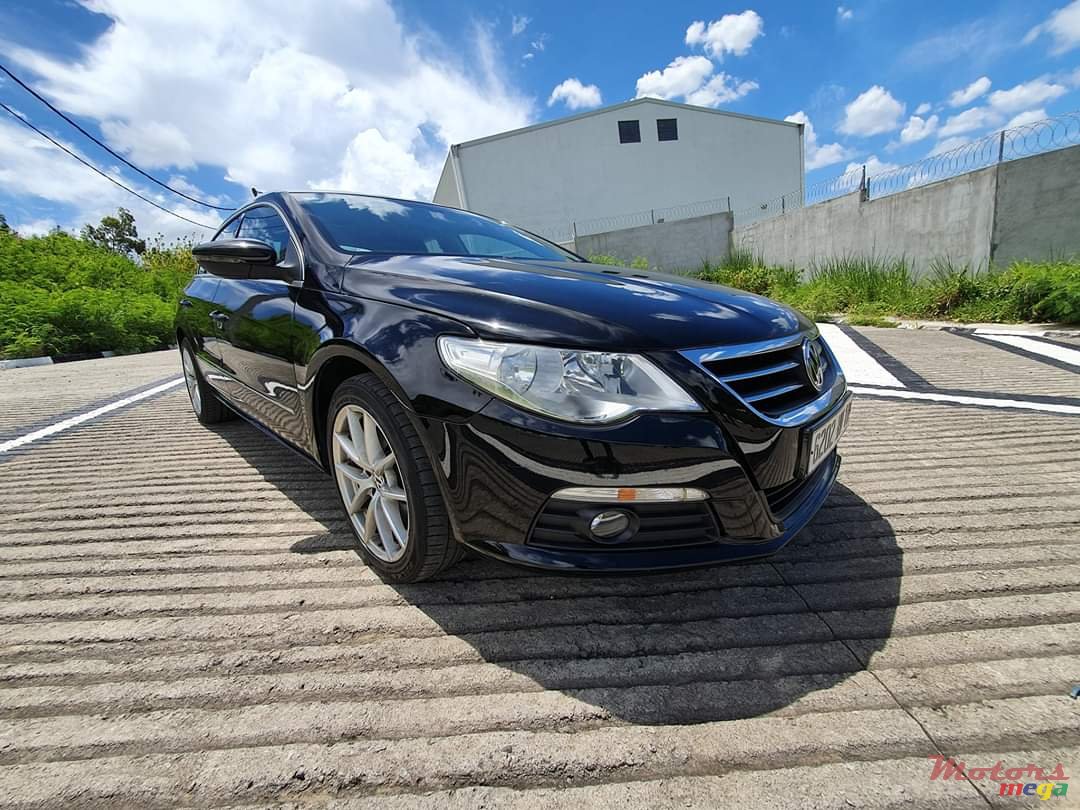 2010' Volkswagen Passat CC photo #2