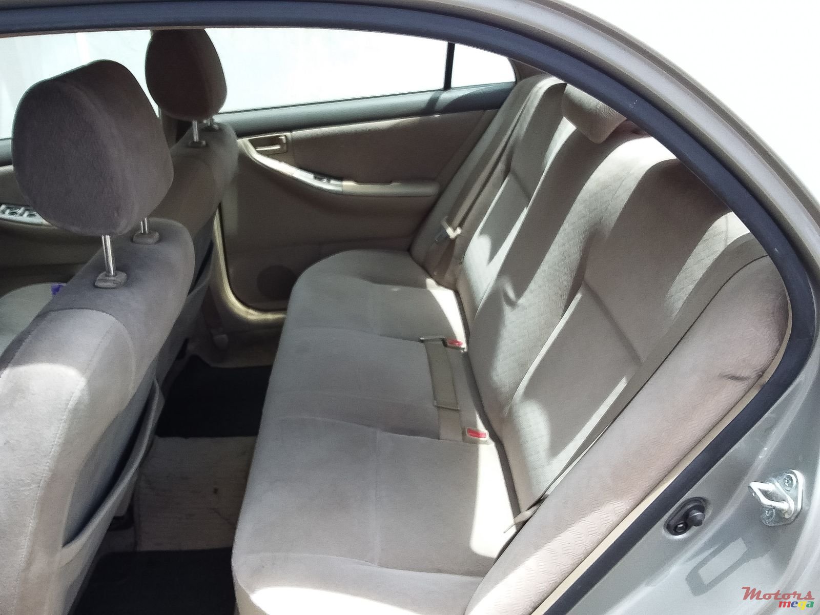 2005' Toyota Corolla photo #4