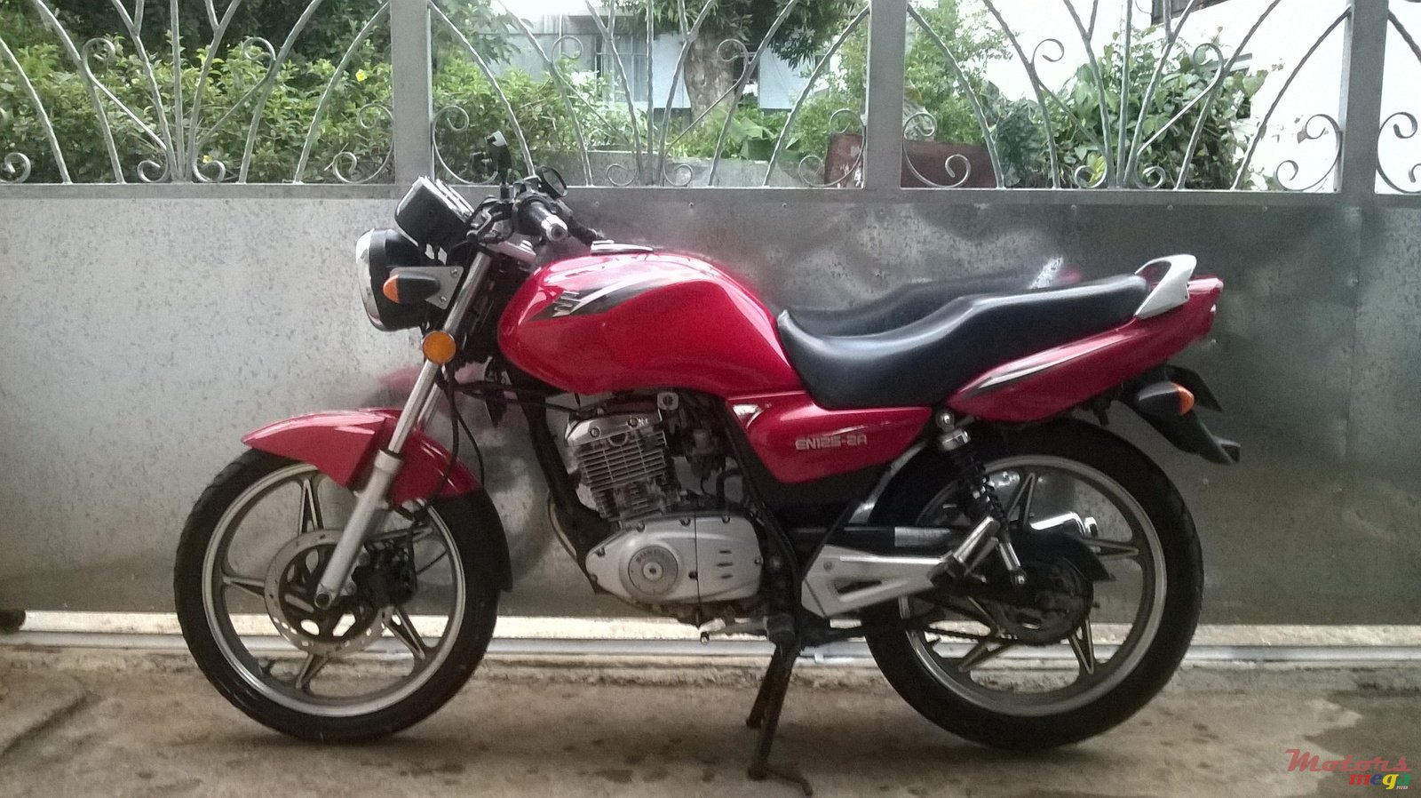 2013' Suzuki EN125 photo #1