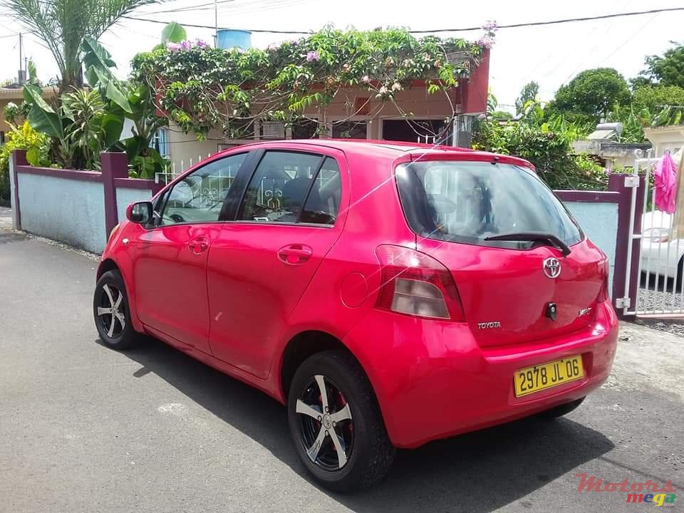 2006' Toyota Yaris photo #2