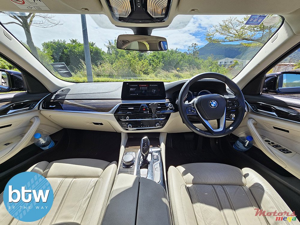 2018' BMW 530 photo #7