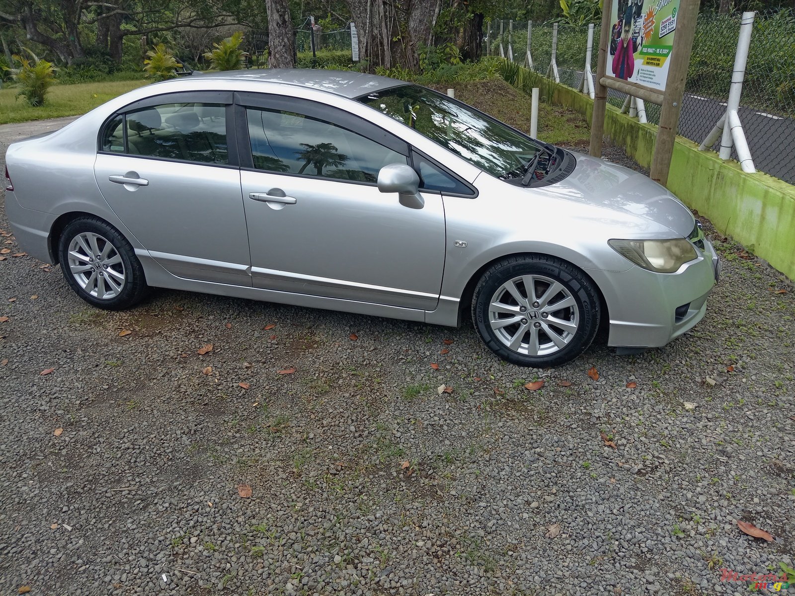 2011' Honda Civic Hybrid photo #4