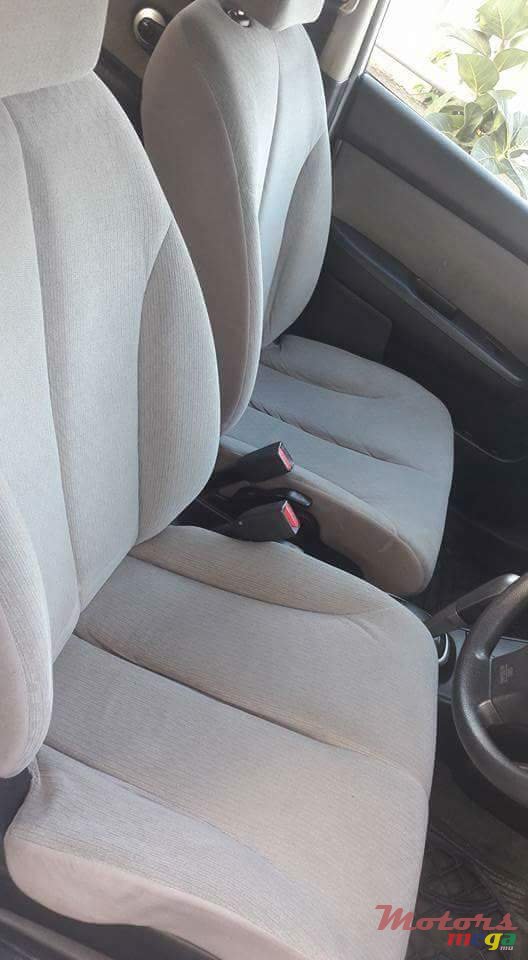 2008' Nissan Tiida photo #3