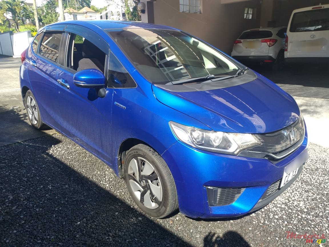 2013' Honda Fit Hybrid photo #6