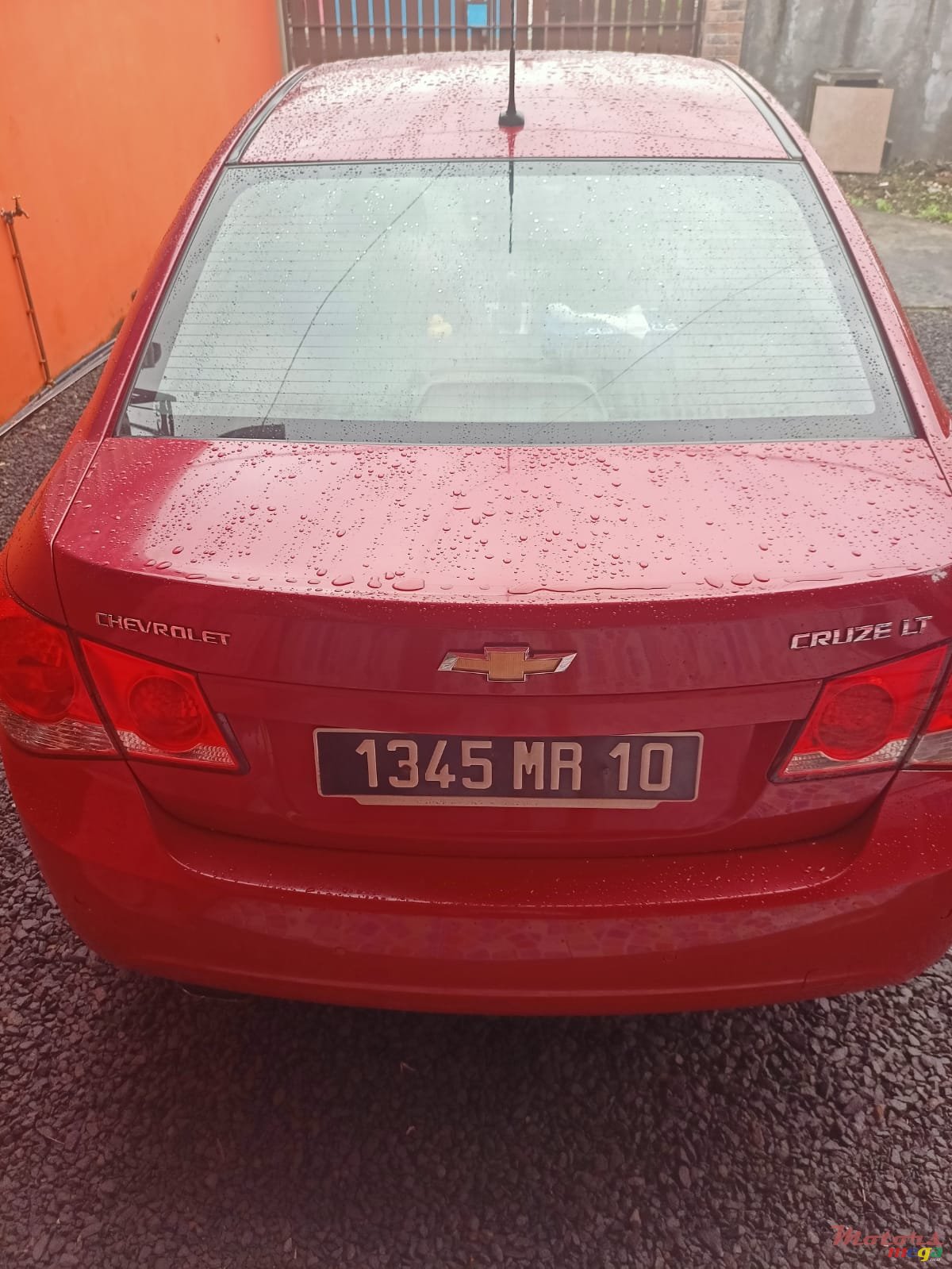 2010' Chevrolet Cruze photo #2