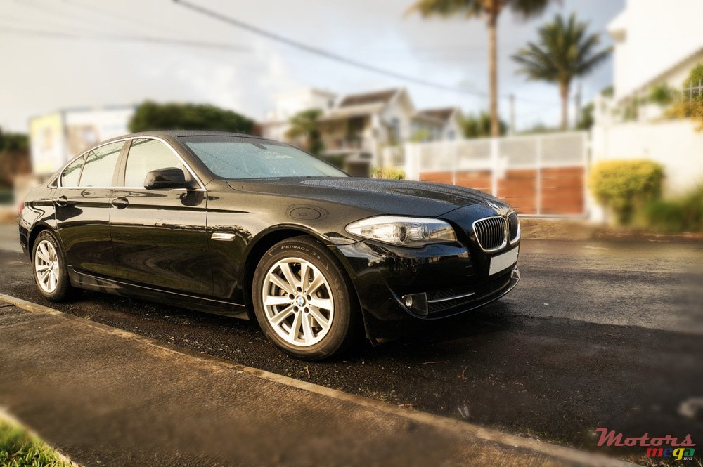 2011' BMW 523 photo #1