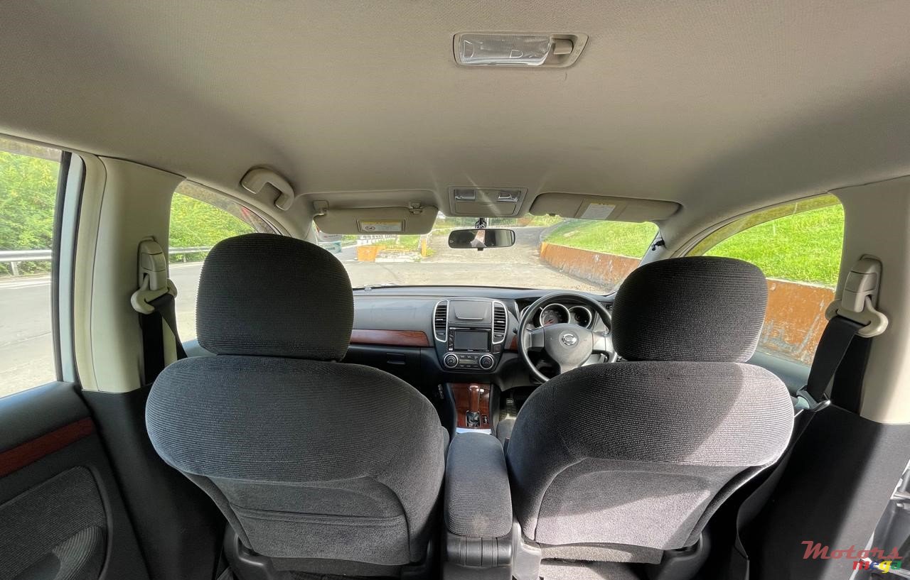 2011' Nissan Bluebird photo #3