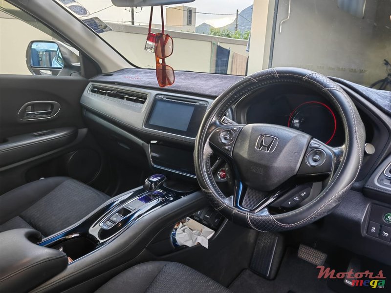 2014' Honda HR-V Vezel photo #3