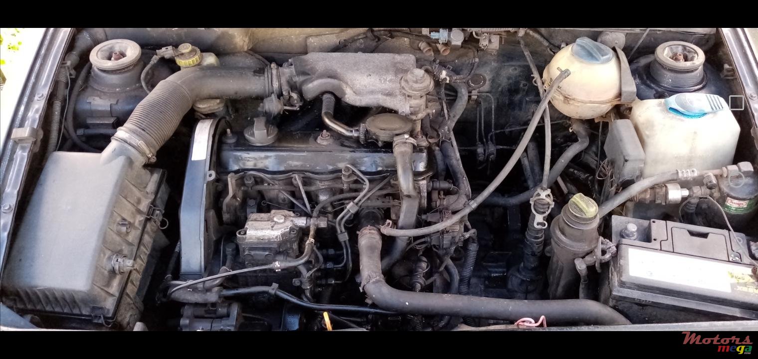 2001' Volkswagen Polo Classic photo #5