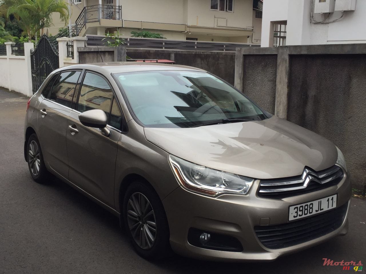 2011' Citroen C4 new model photo #1