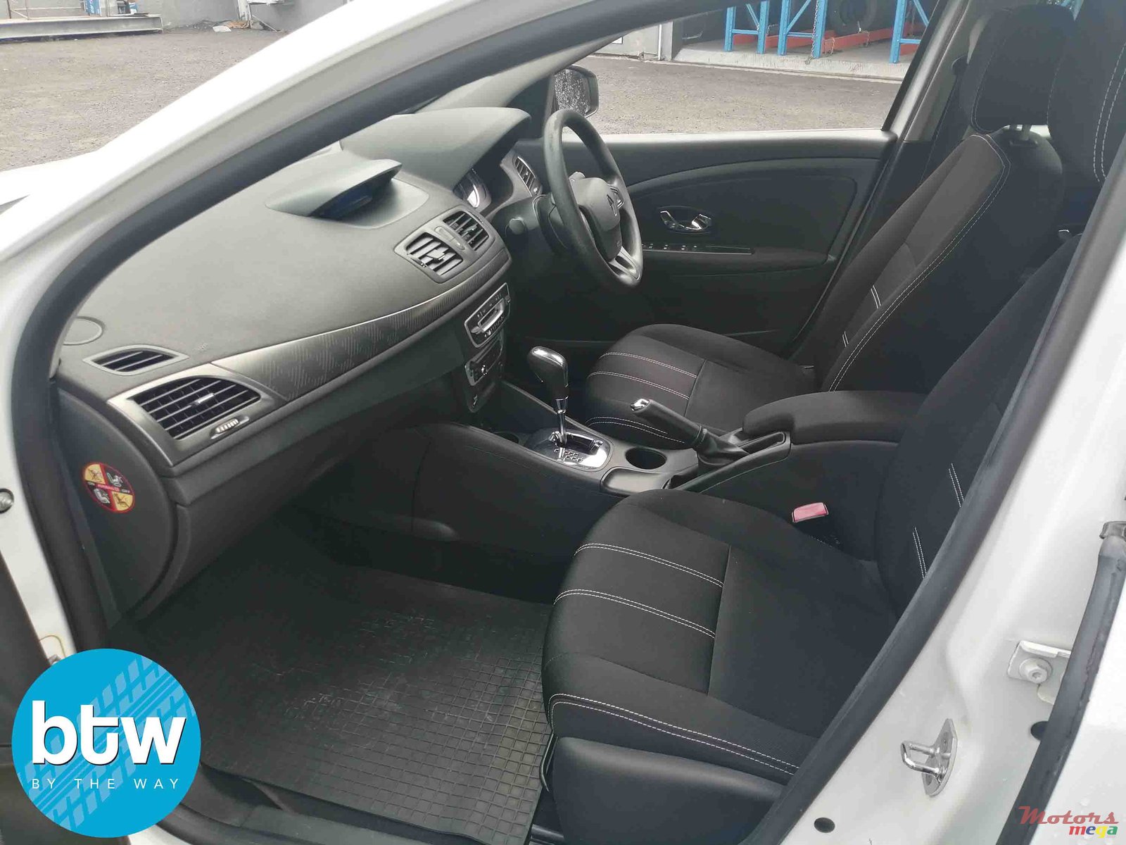 2015' Renault Fluence photo #3