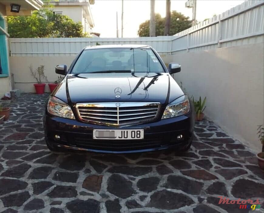 2008' Mercedes-Benz C-Class photo #1