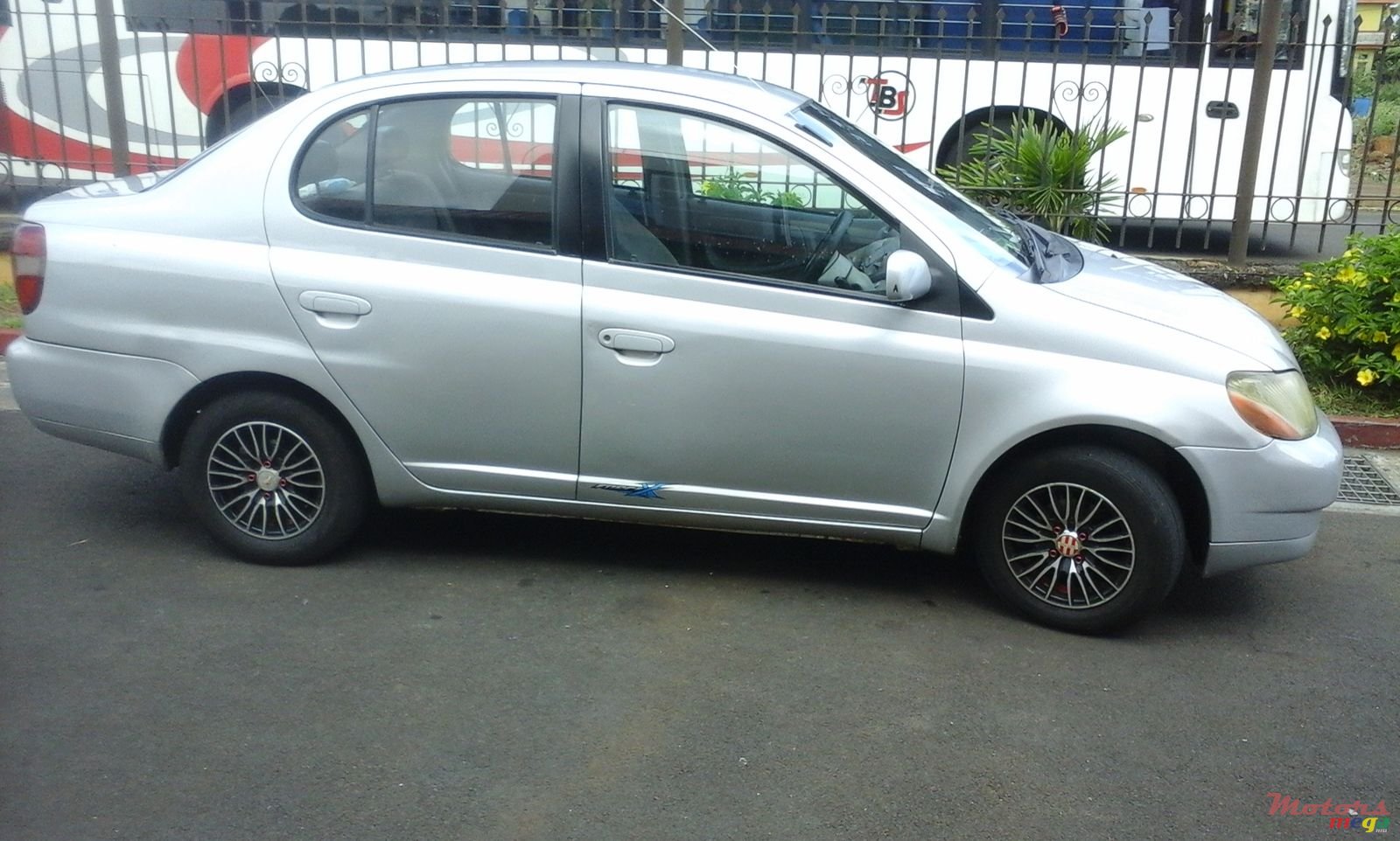 2000' Toyota platz photo #5