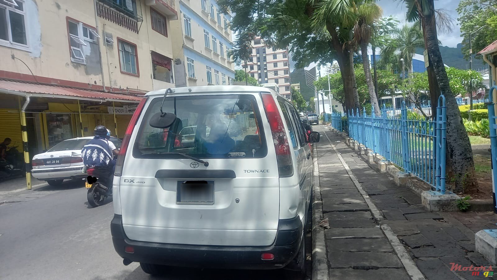 2000' Toyota Town Ace photo #2