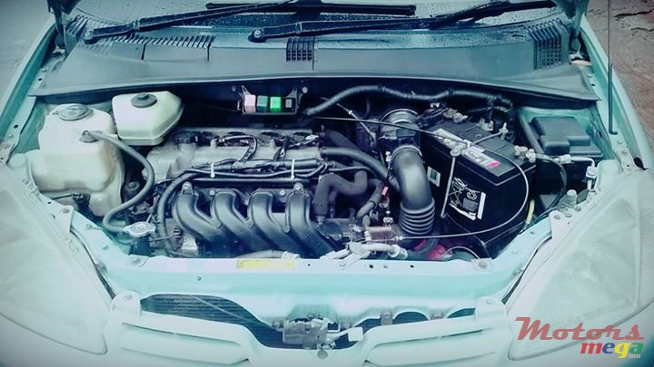 1998' Toyota Prius photo #4