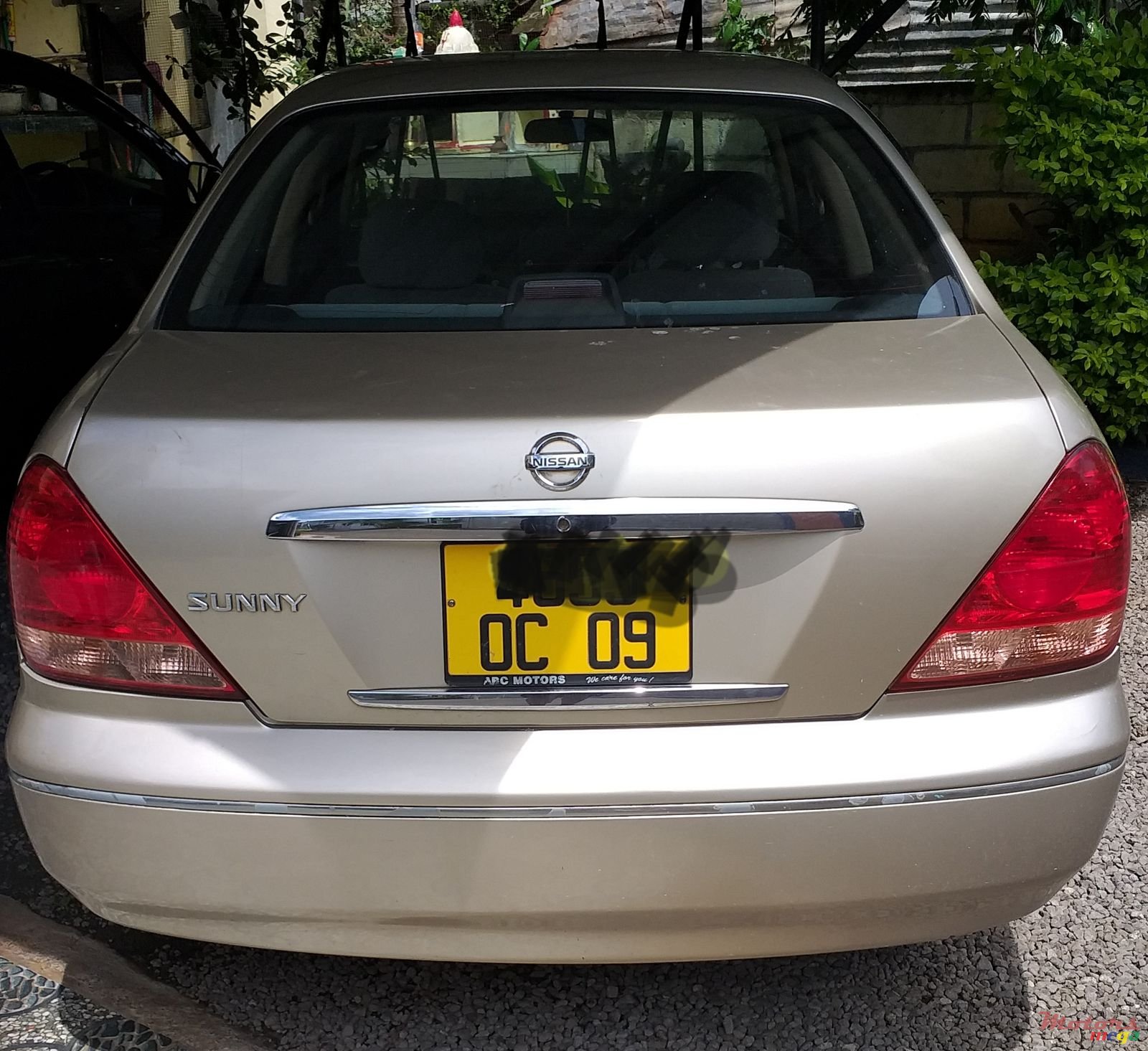 2009' Nissan photo #1