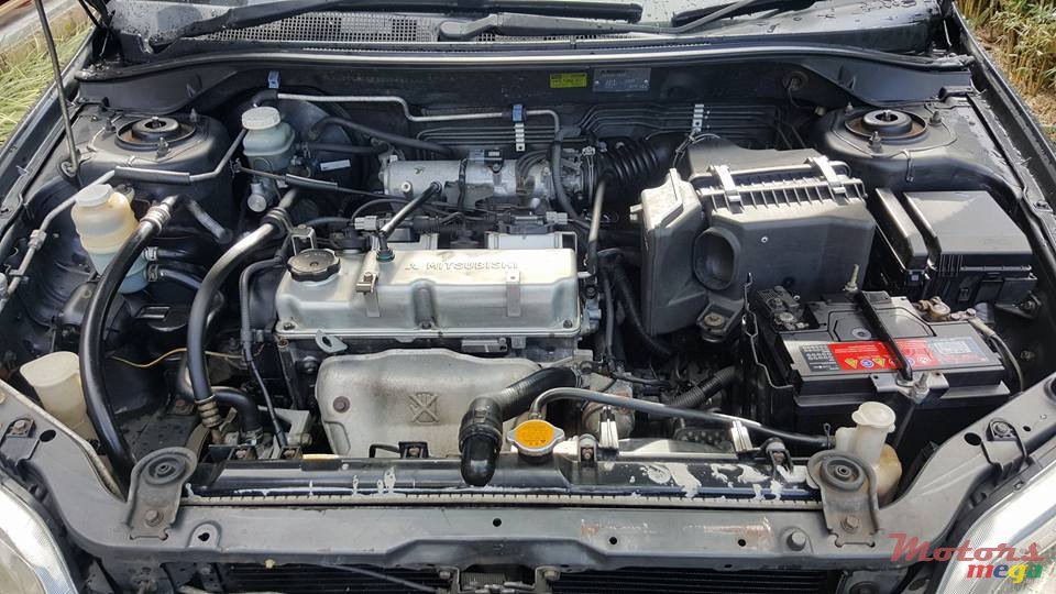 2003' Mitsubishi Lancer 1590 photo #3