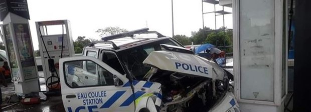 Wooton: un véhicule de la police fait un accident sur une station-service