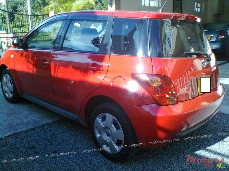 2004' Toyota photo #4