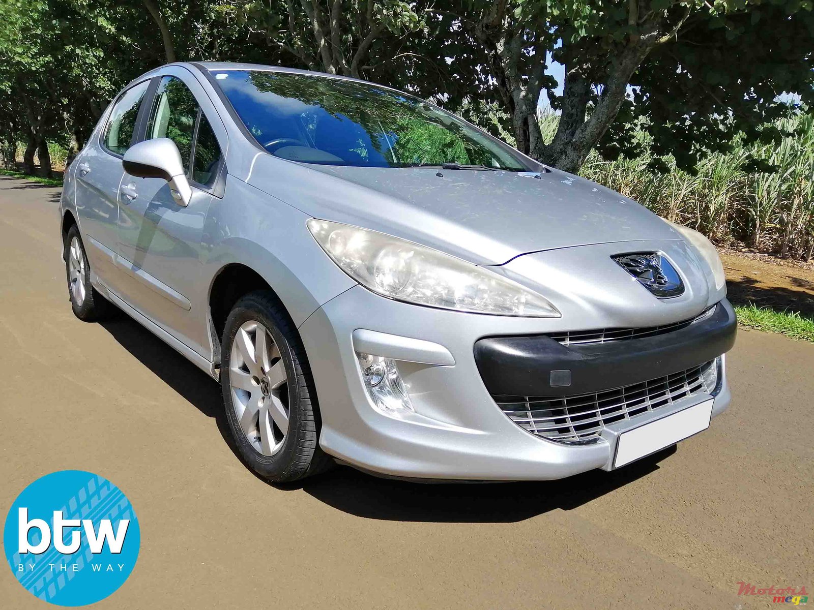 2010' Peugeot 308 photo #1