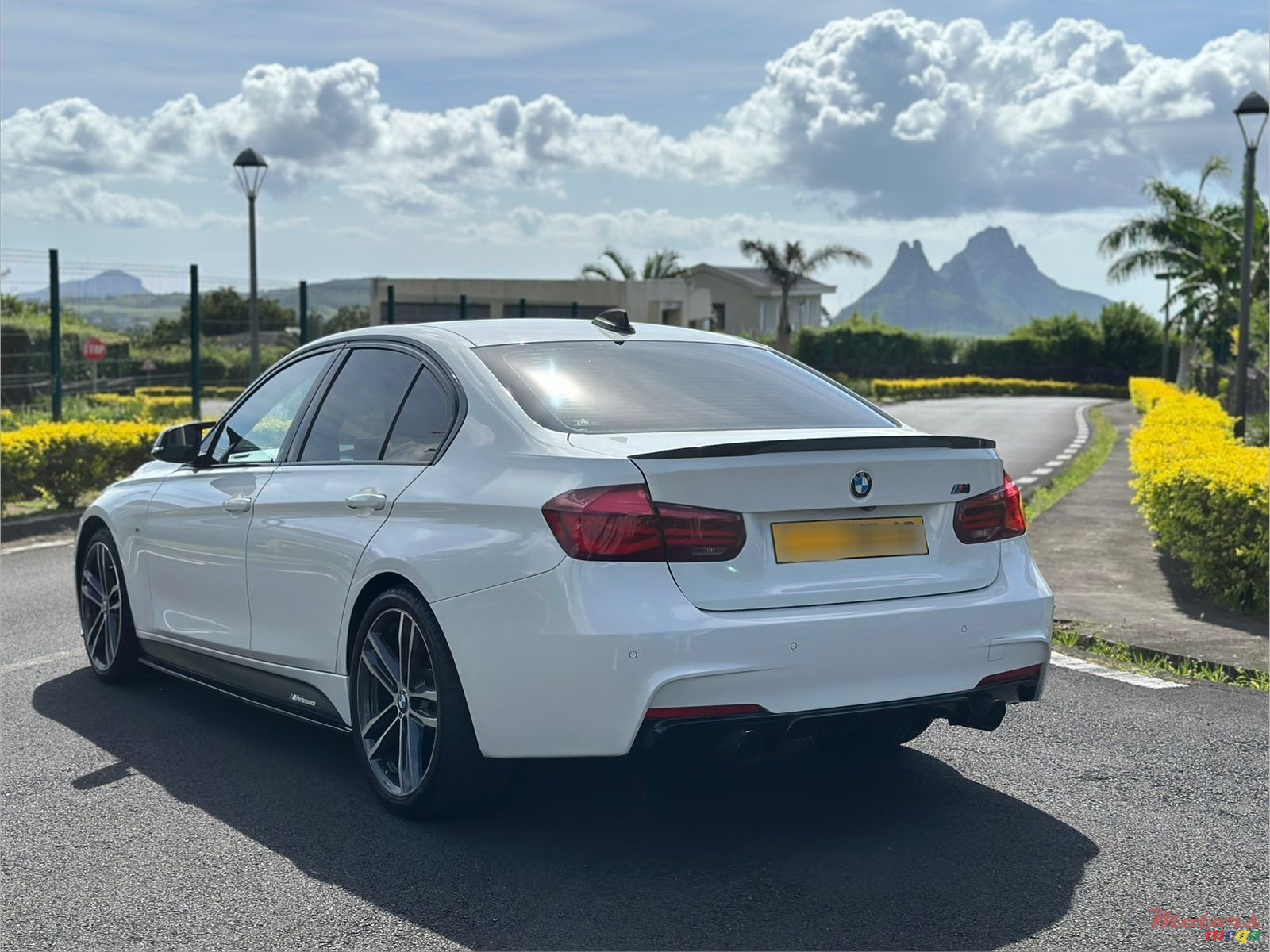 2018' BMW 318i M Sport photo #3