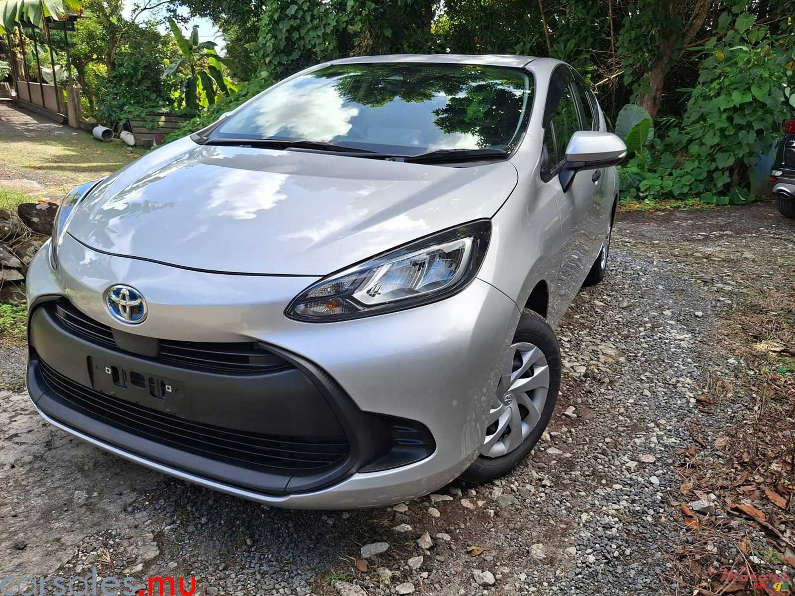 2022' Toyota Aqua 1.5 Hybrid photo #1