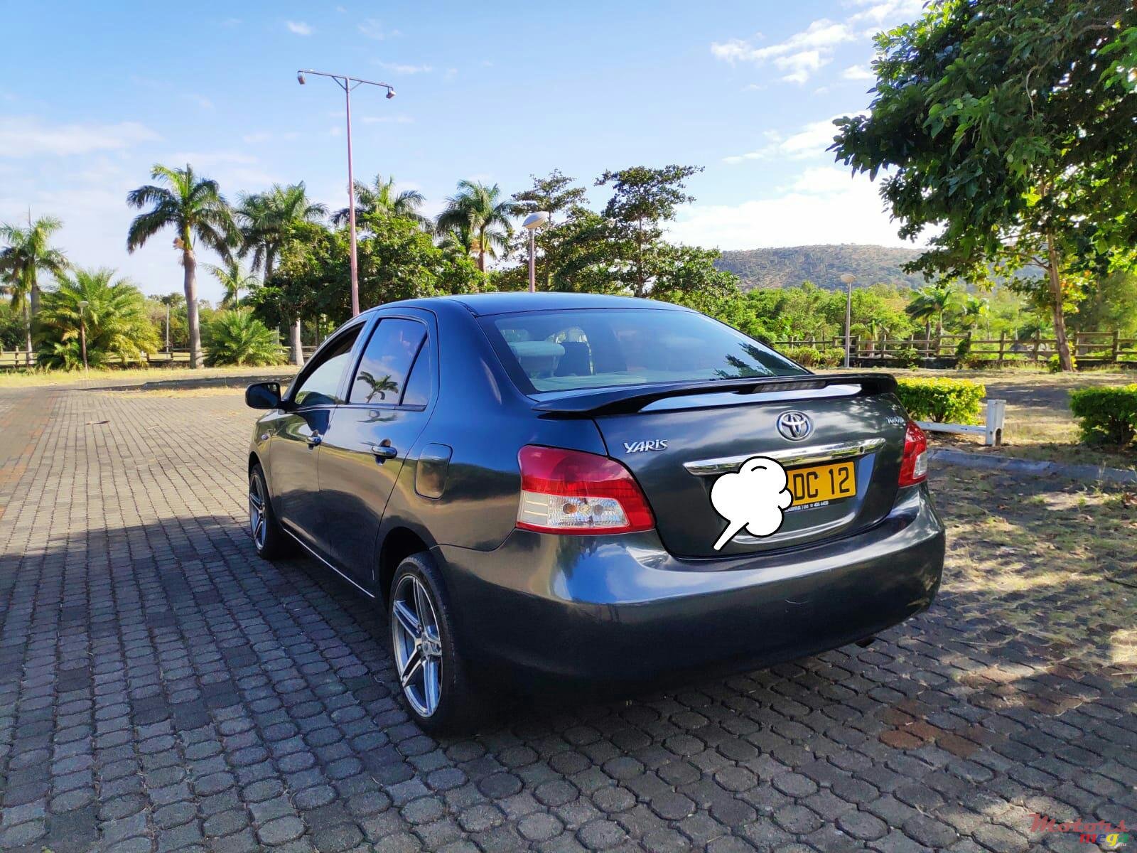 2012' Toyota Yaris photo #3