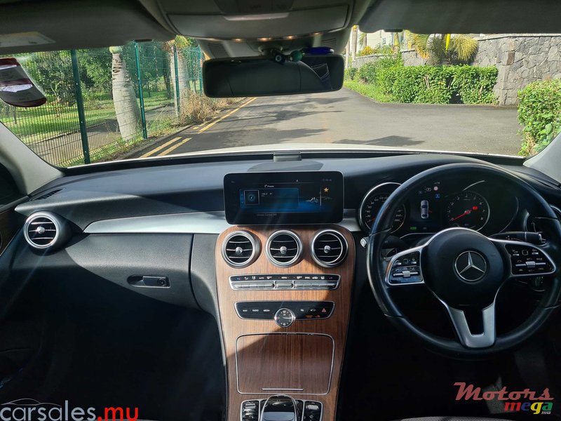 2019' Mercedes-Benz C 200 Avantgarde photo #6